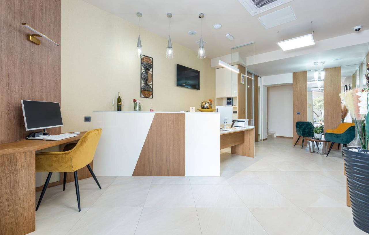 Hotel Dua Residence ポレッチ エクステリア 写真